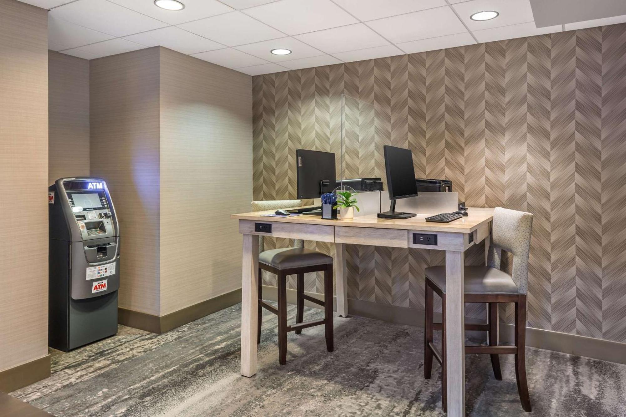 Comfort Inn & Suites Logan International Airport Revere Luaran gambar